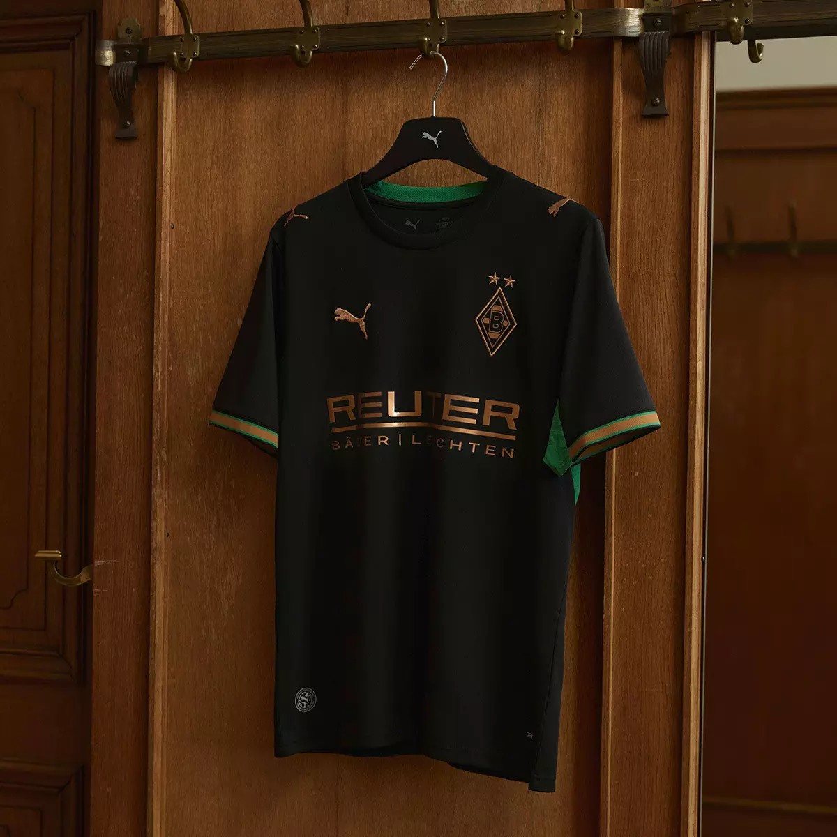 Maglia away Borussia Mönchengladbach 2026-2027 nera con accenti bronzo