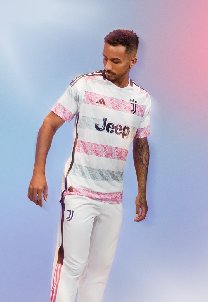 Maglia away della Juventus 2023-2024: il rosa del Monte Rosa firmato adidas