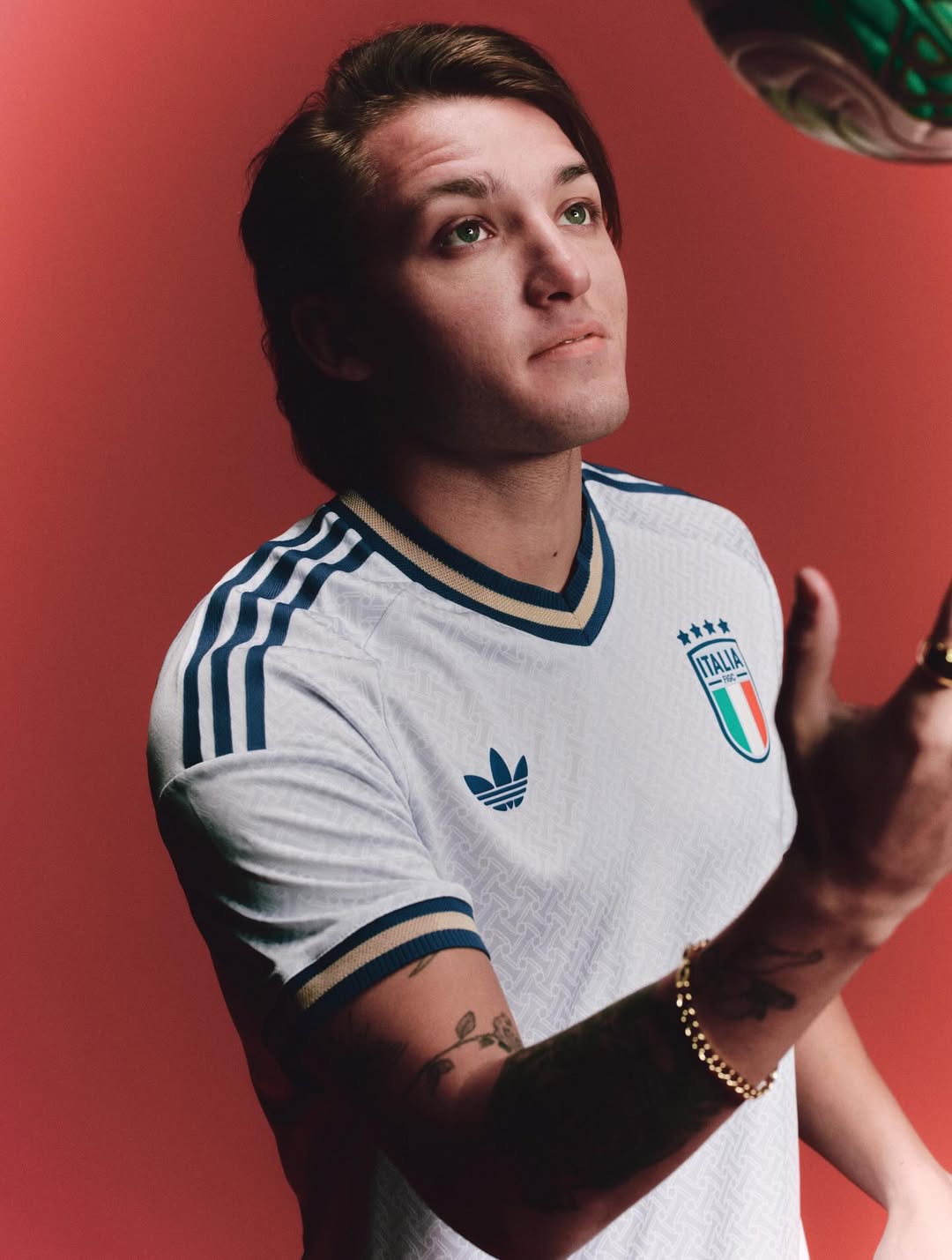 La maglia away dell'Italia 2026-2027 è ispirata alla moda!
