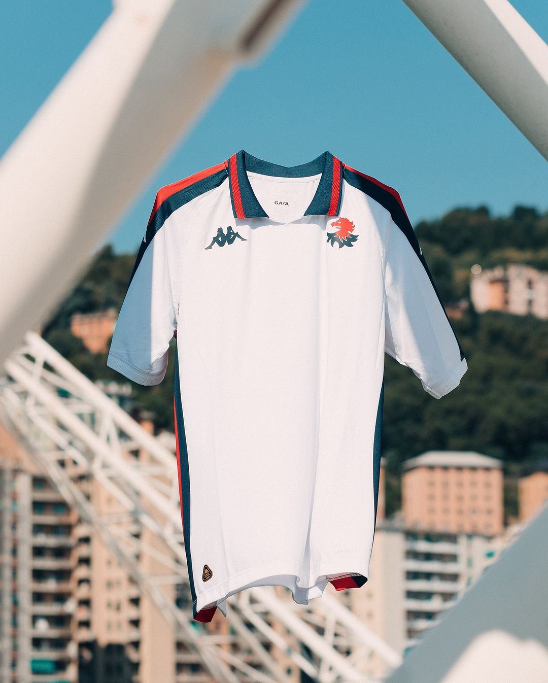 Maglie del Genoa 2024-2025: Kappa e il grifone in tre versioni