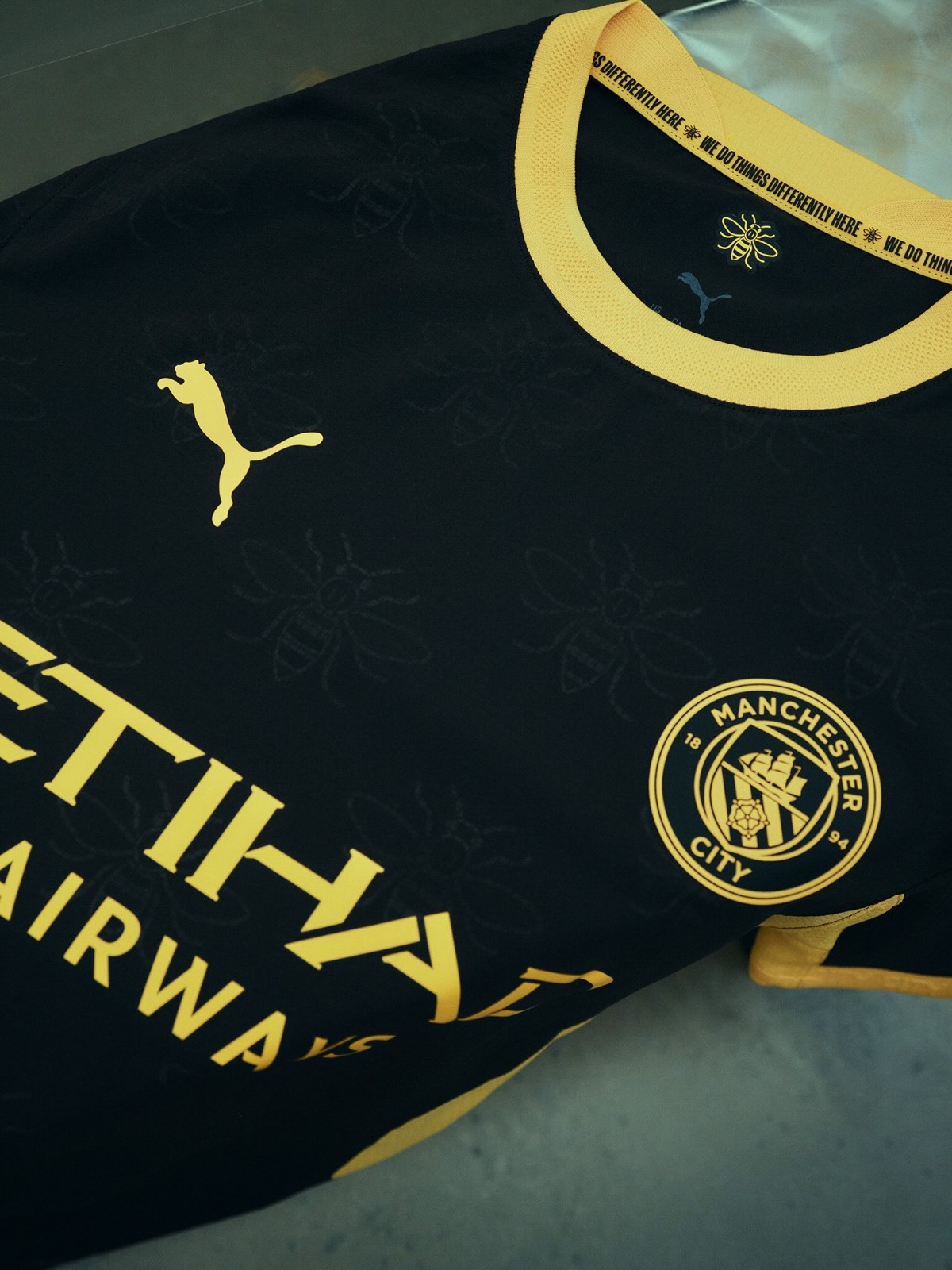 Maglia away del Manchester City 2026-2027 nel segno della Worker Bee