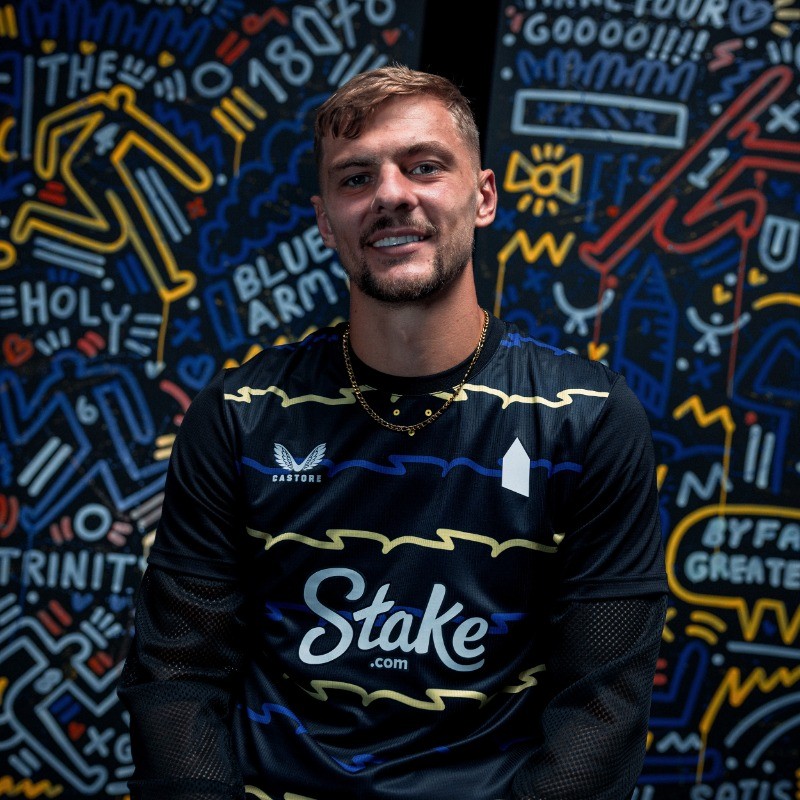 Le maglie dell'Everton 2025-2026 rendono omaggio al nuovo stadio e ai docklands!