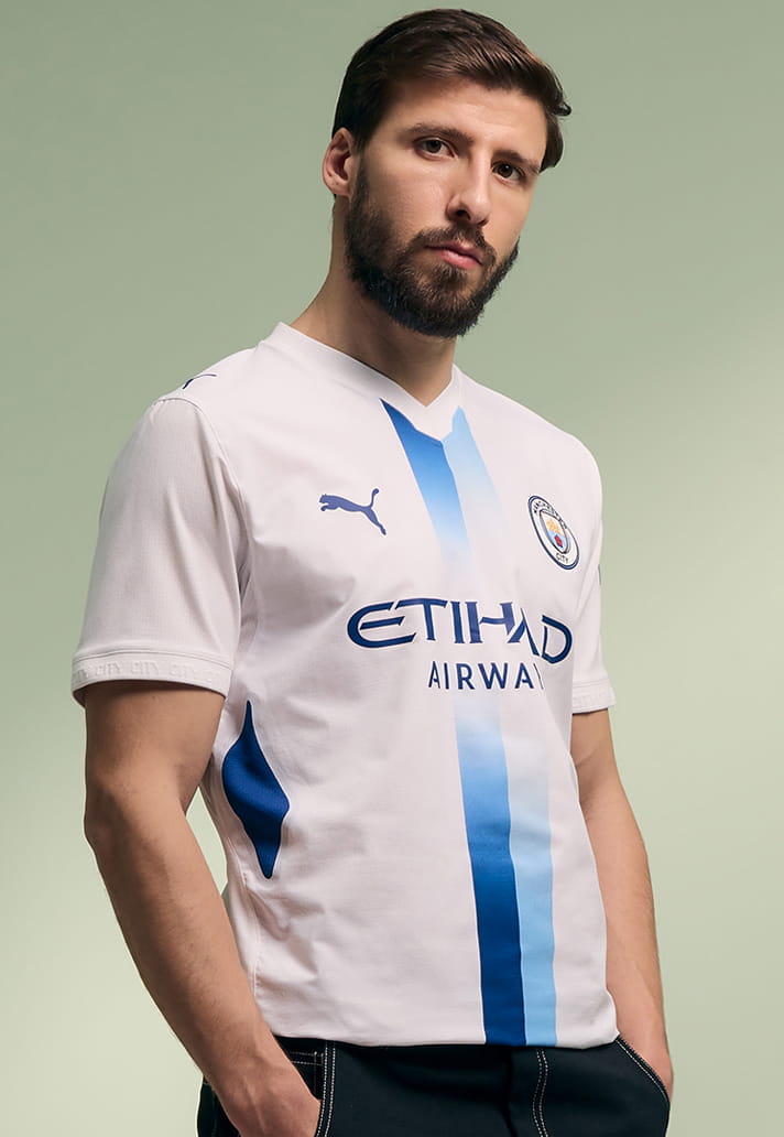 Terza maglia del Manchester City 2026-2027 disegnata con l'AI