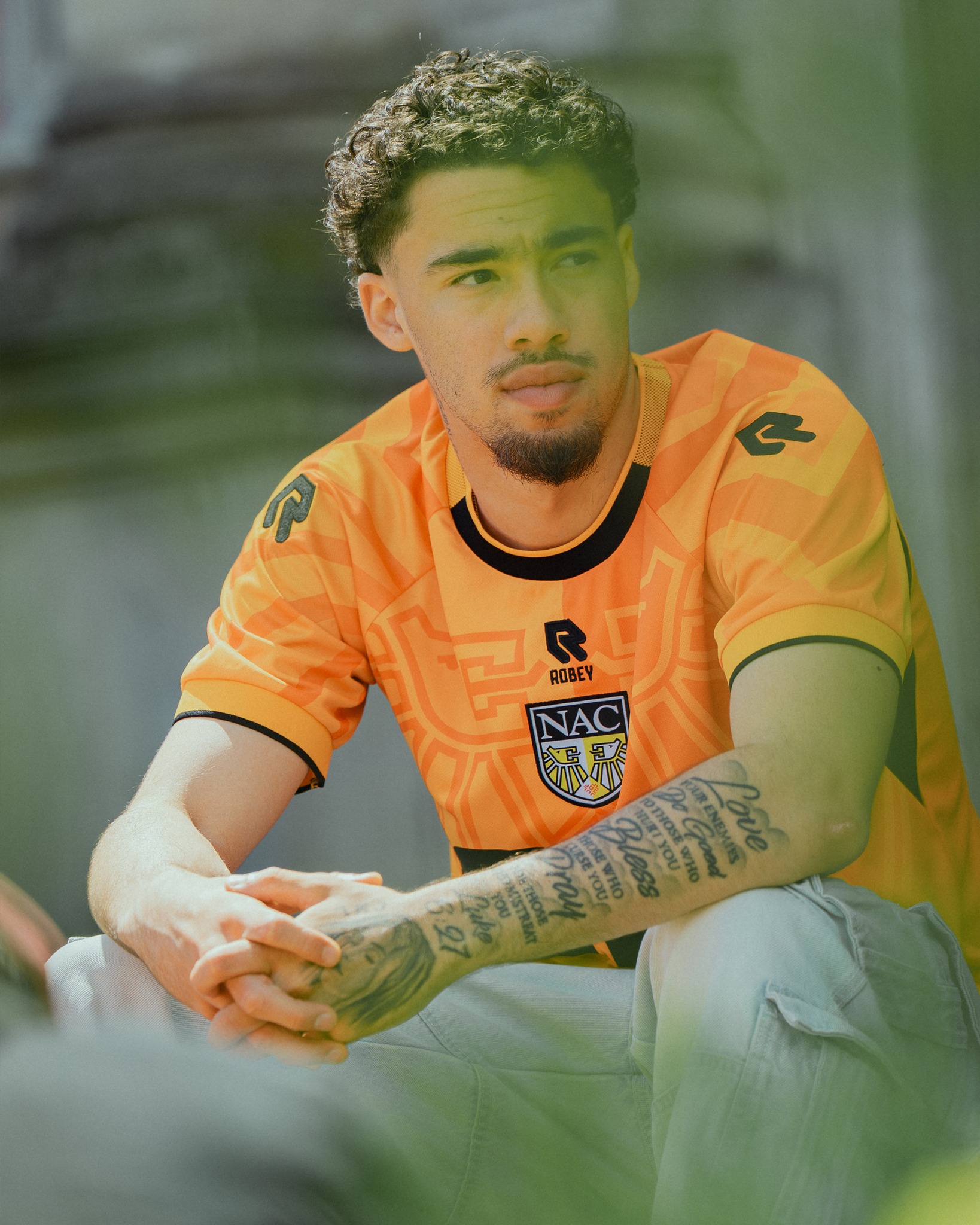 Terza maglia NAC Breda 2026-2027, omaggio a Rat Verlegh