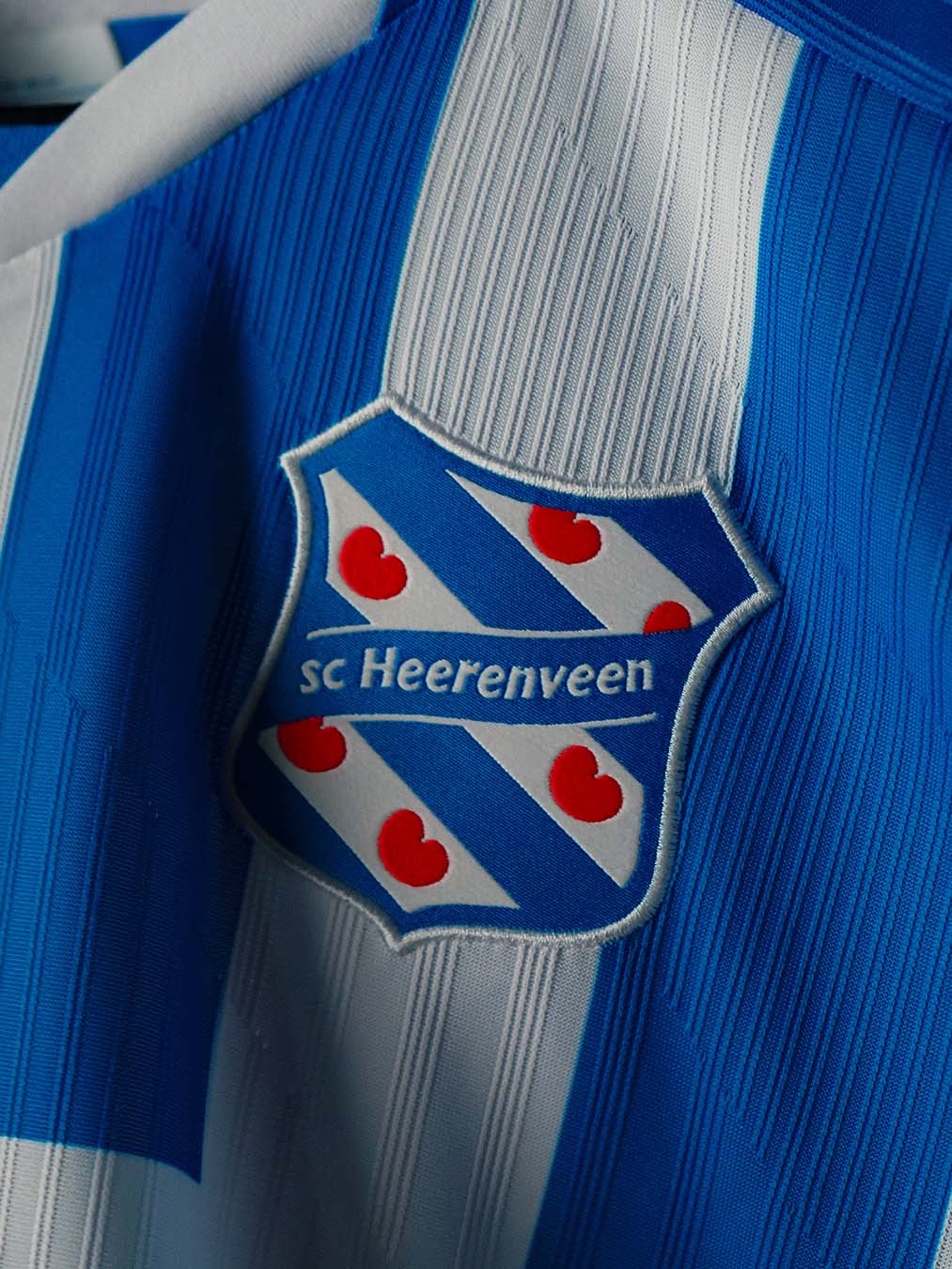 La maglia home dello SC Heerenveen 2026-2027 firmata Macron