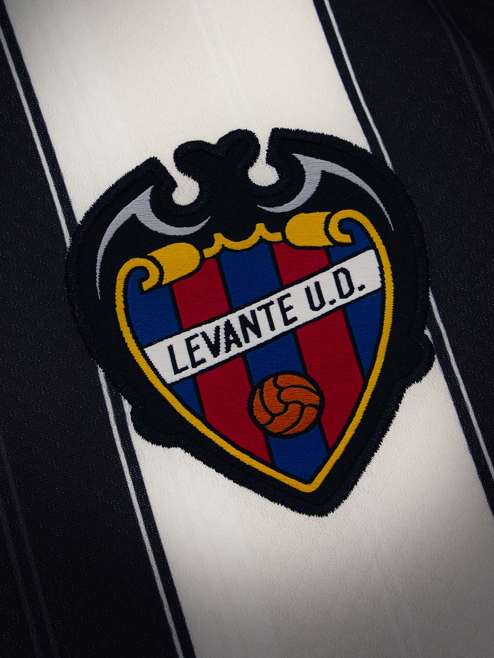 Maglie del Levante 2026-2027: eleganza in blu e bordeaux