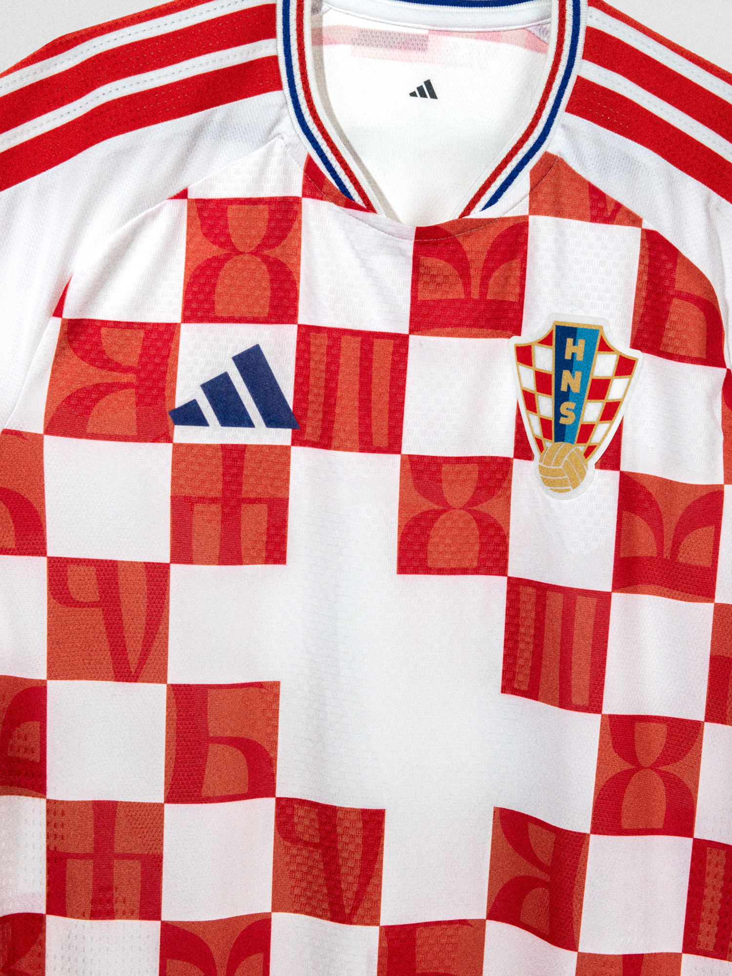 Le maglie della Croazia 2026-2027 di adidas nello stile della simbologia nazionale
