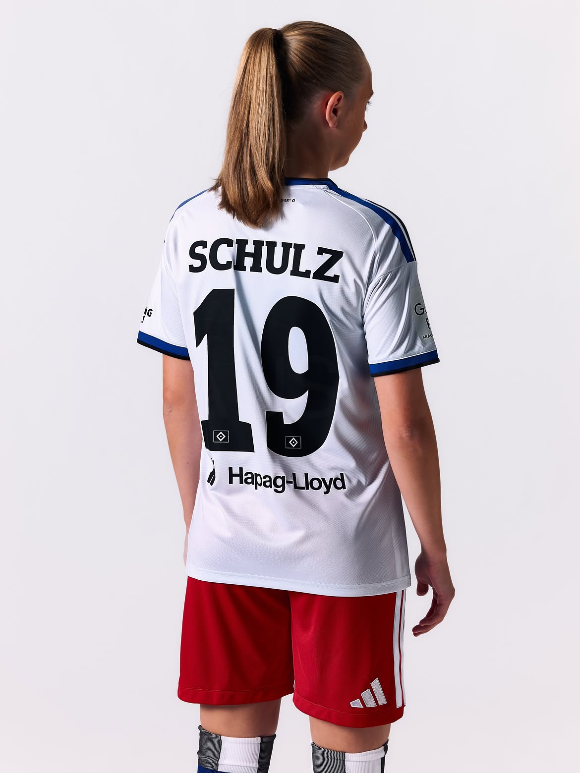 Le maglie dell'Hamburger SV 2026-2027 sono un omaggio al Volksparkstadion
