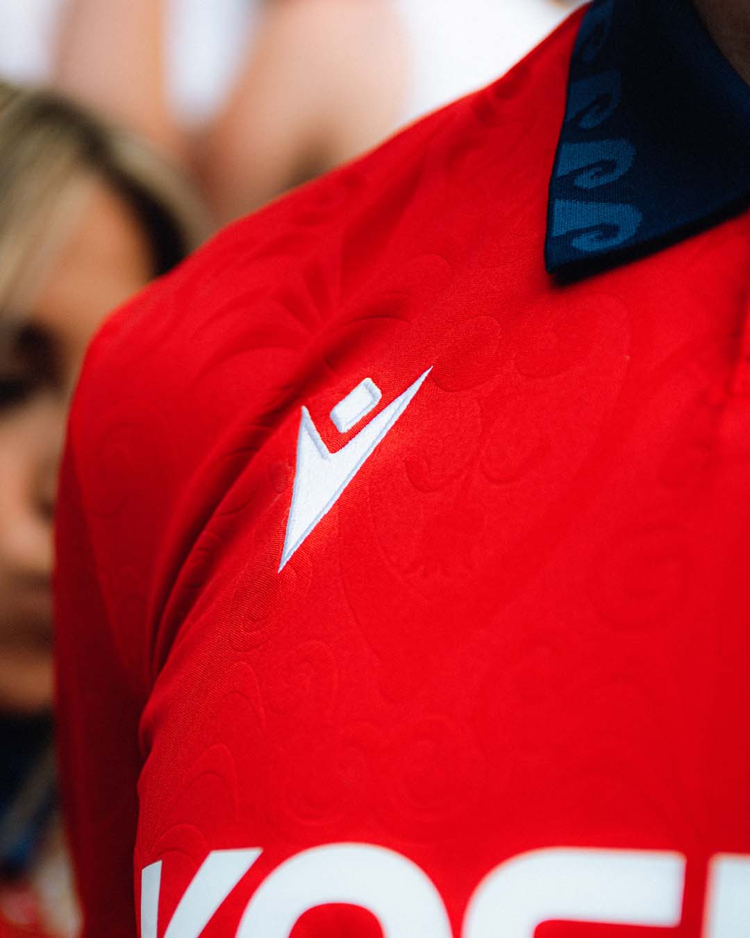 Maglie del CA Osasuna 2026-2027 firmate Macron