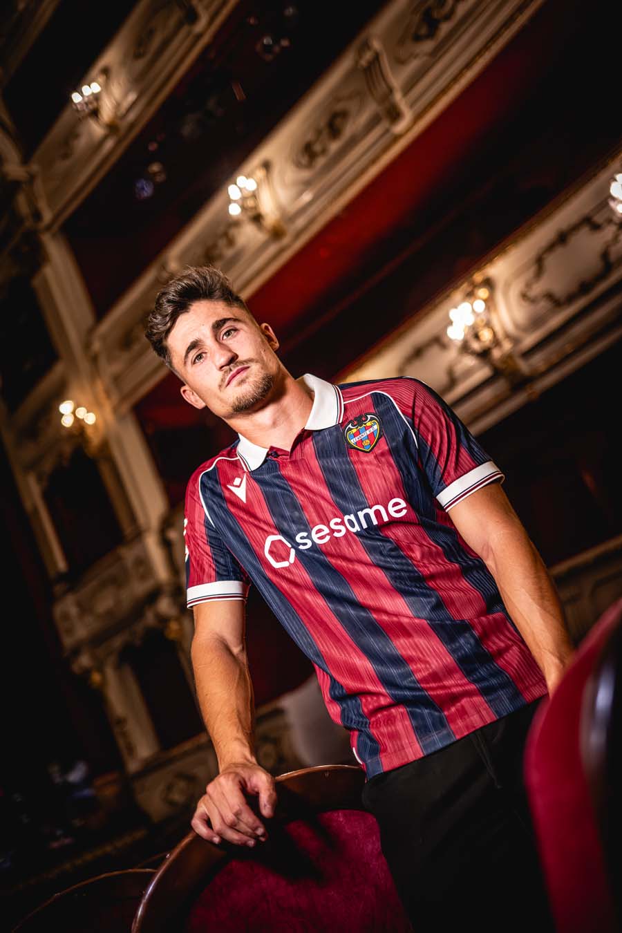 Maglie del Levante 2026-2027: eleganza in blu e bordeaux