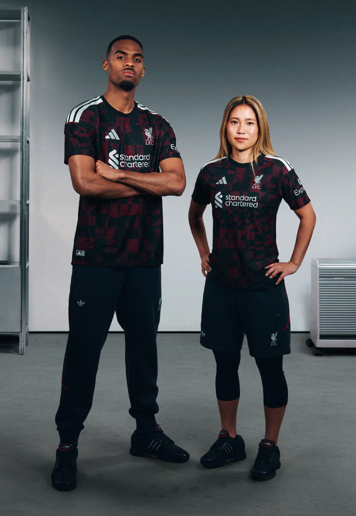 Terza maglia del Liverpool 2026-2027 ispirata all'atmosfera di Anfield Road