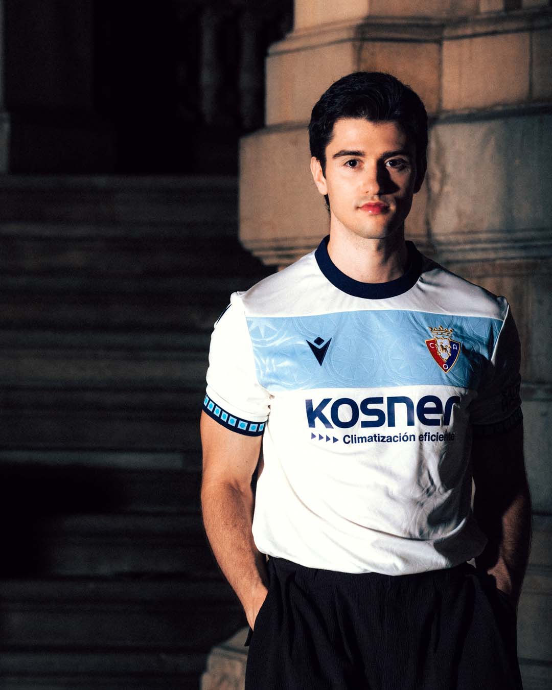 Maglie del CA Osasuna 2026-2027 firmate Macron