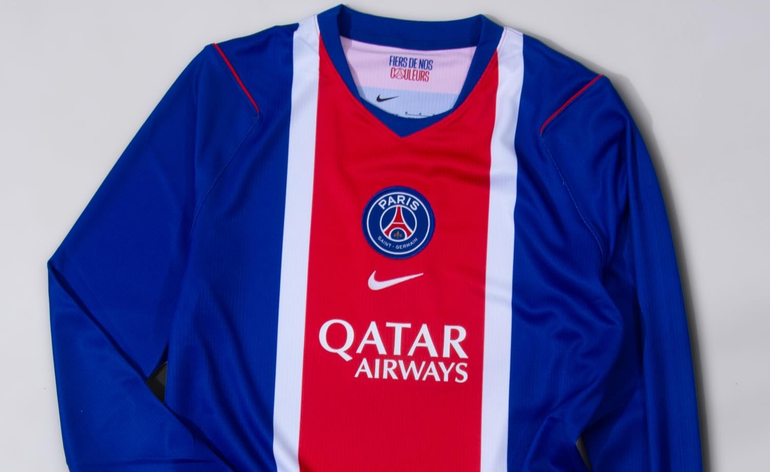 Perché i club di calcio in Europa a volte giocano senza sponsor sulla maglia