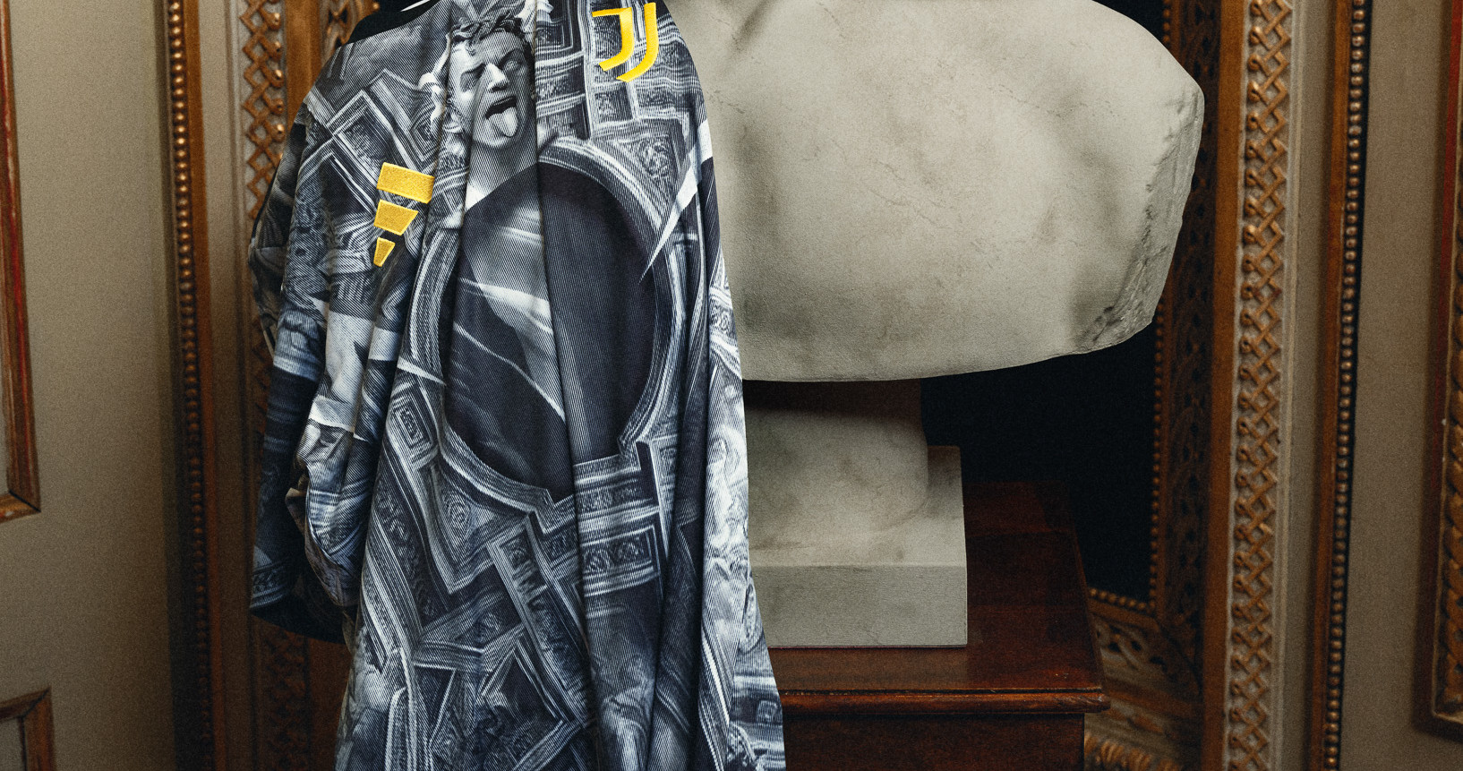 Juventus warming shirt en adidas Originals collectie eren Del Piero