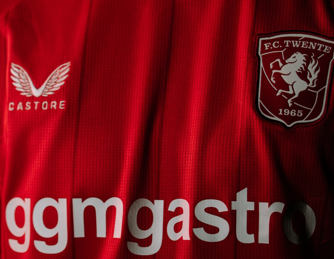 Le maglie del FC Twente 2026-2027 celebrano la maglia del titolo, i tifosi in trasferta e Het Diekman