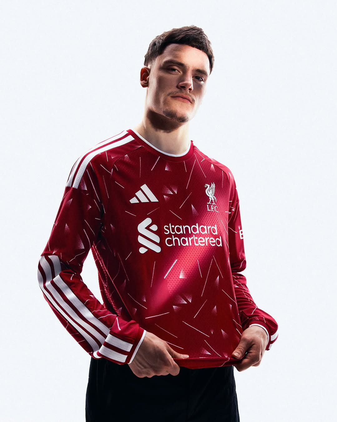 Maglia home del Liverpool 2026-2027: il motivo del 1989-1991 torna in campo