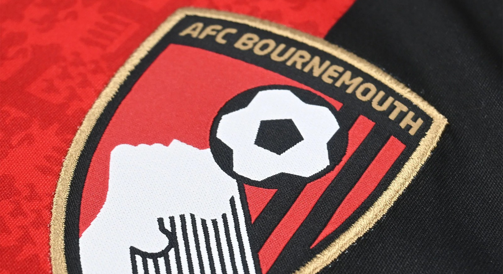 Ecco le maglie dell'AFC Bournemouth 2026-2027 di hummel