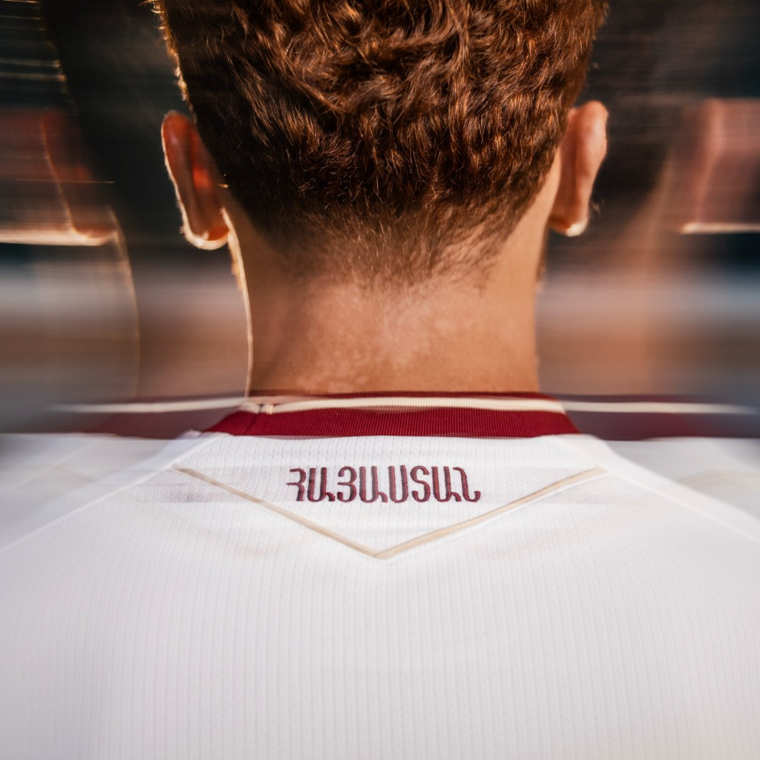 Maglie Armenia 2026-2027 ispirate ad antichi manoscritti