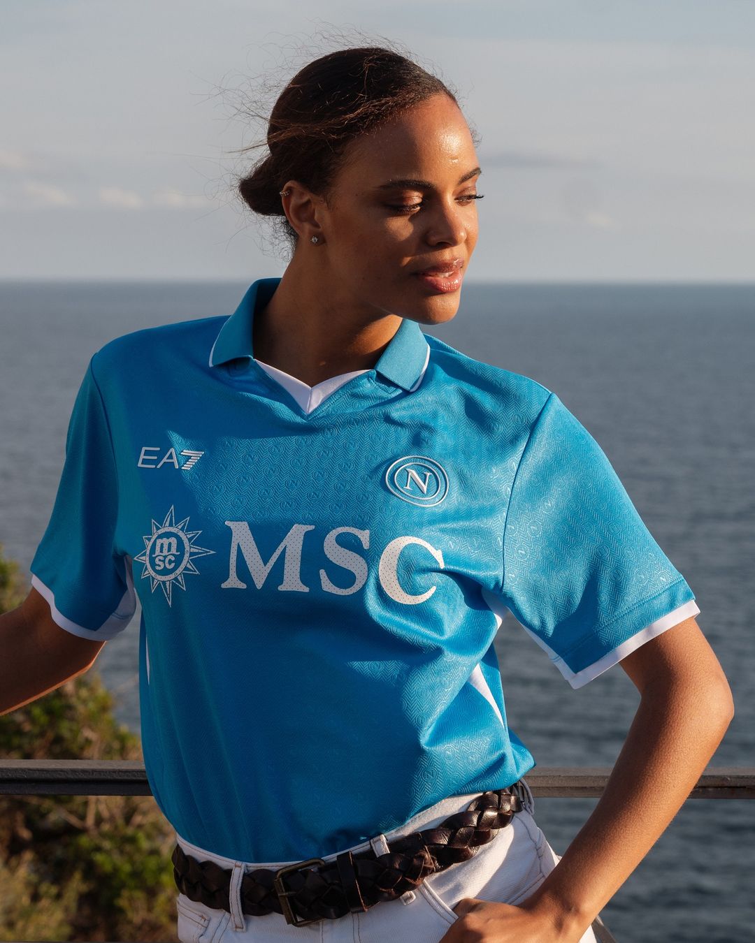 Maglie del Napoli 2024-2025: il nuovo stemma e l'omaggio ai samurai