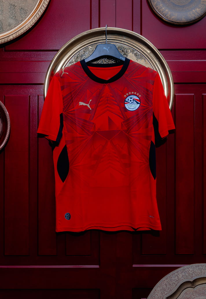 Le maglie dell'Egitto per i Mondiali 2026 ispirate alle piramidi