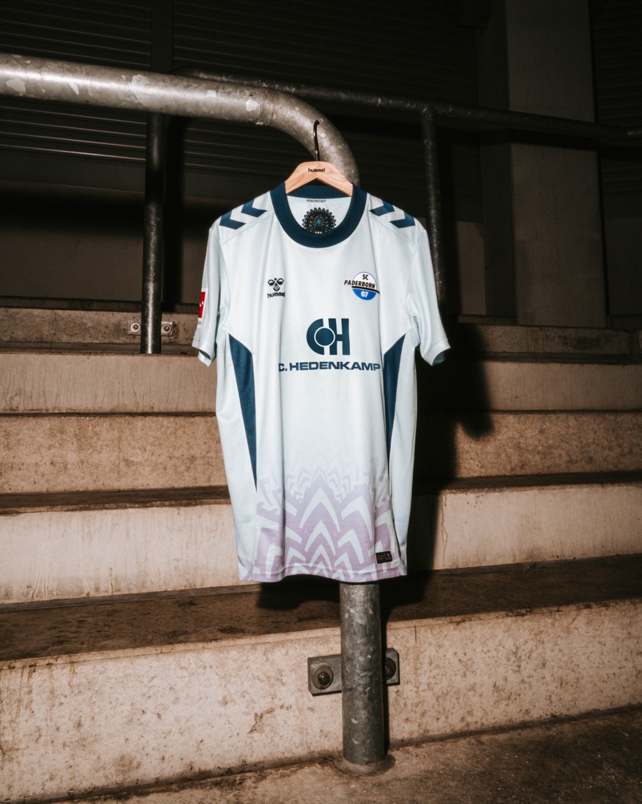 Maglie del SC Paderborn 07 2026-2027: omaggio al Duomo e al pavone