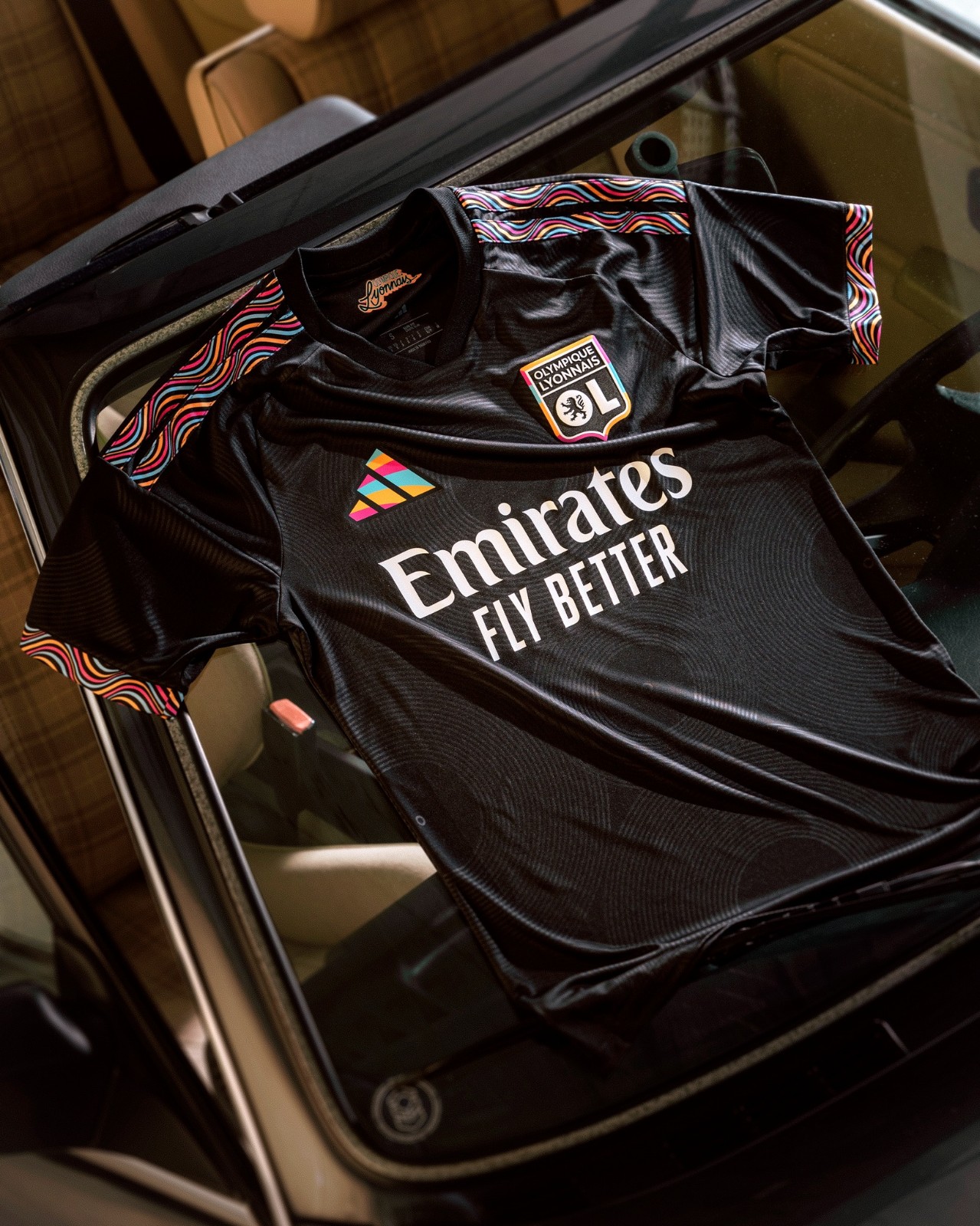 Le maglie dell'Olympique Lyonnais 2026-2027 celebrano Lione