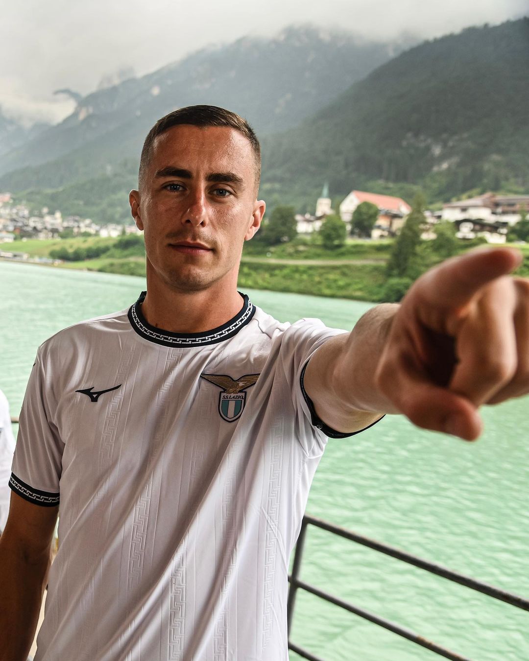 Maglie della SS Lazio 2023-2024: Mizuno celebra i 50 anni dal primo scudetto