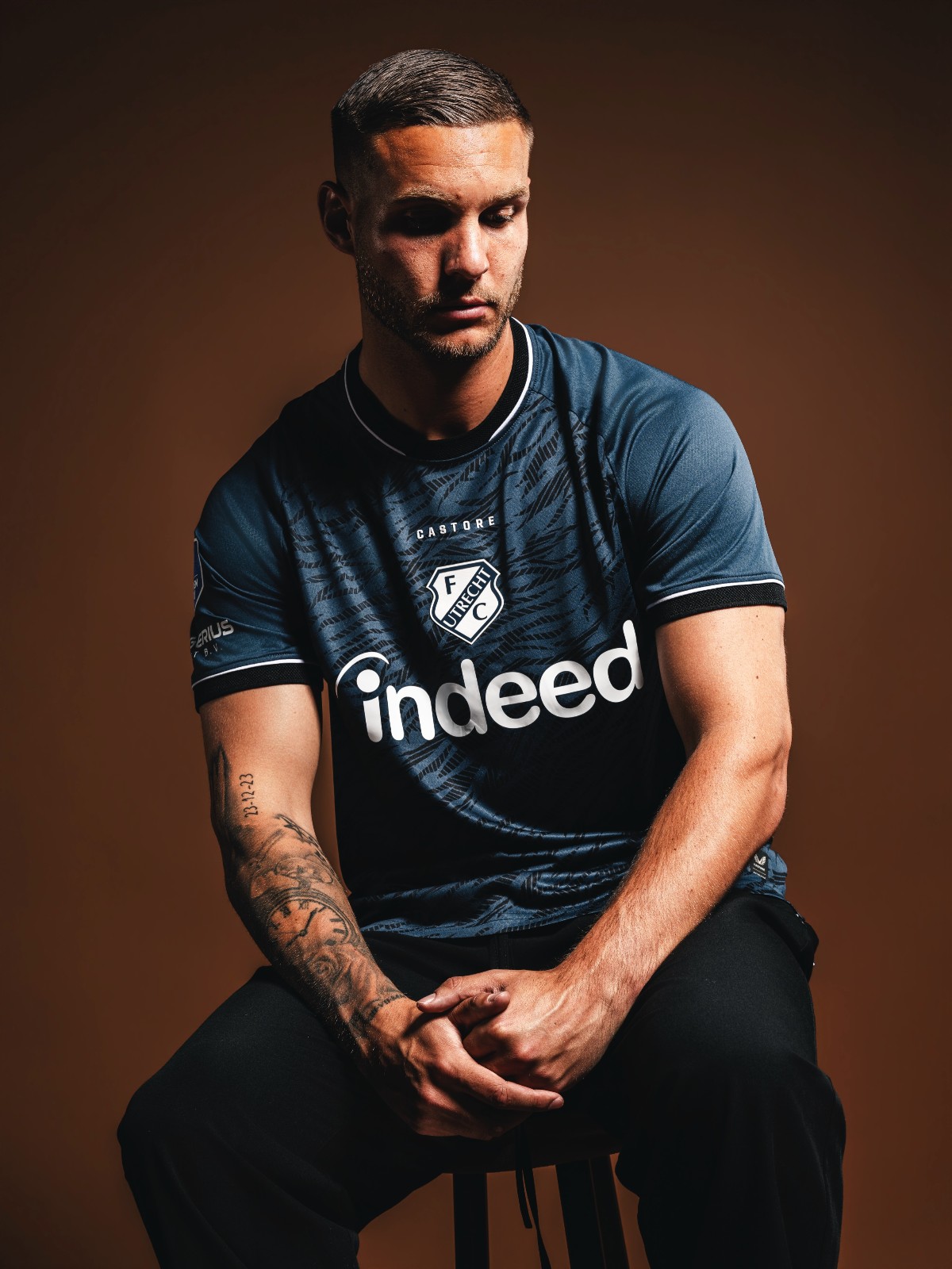La maglia away dell'FC Utrecht 2026-2027 contiene una stampa tigrata