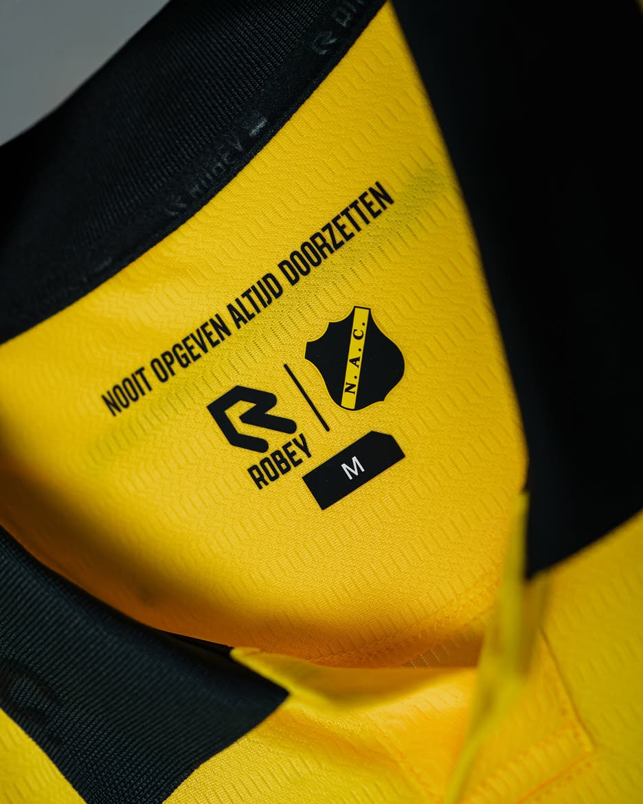 Terza maglia NAC Breda 2026-2027 omaggio al Rat Verlegh Stadion