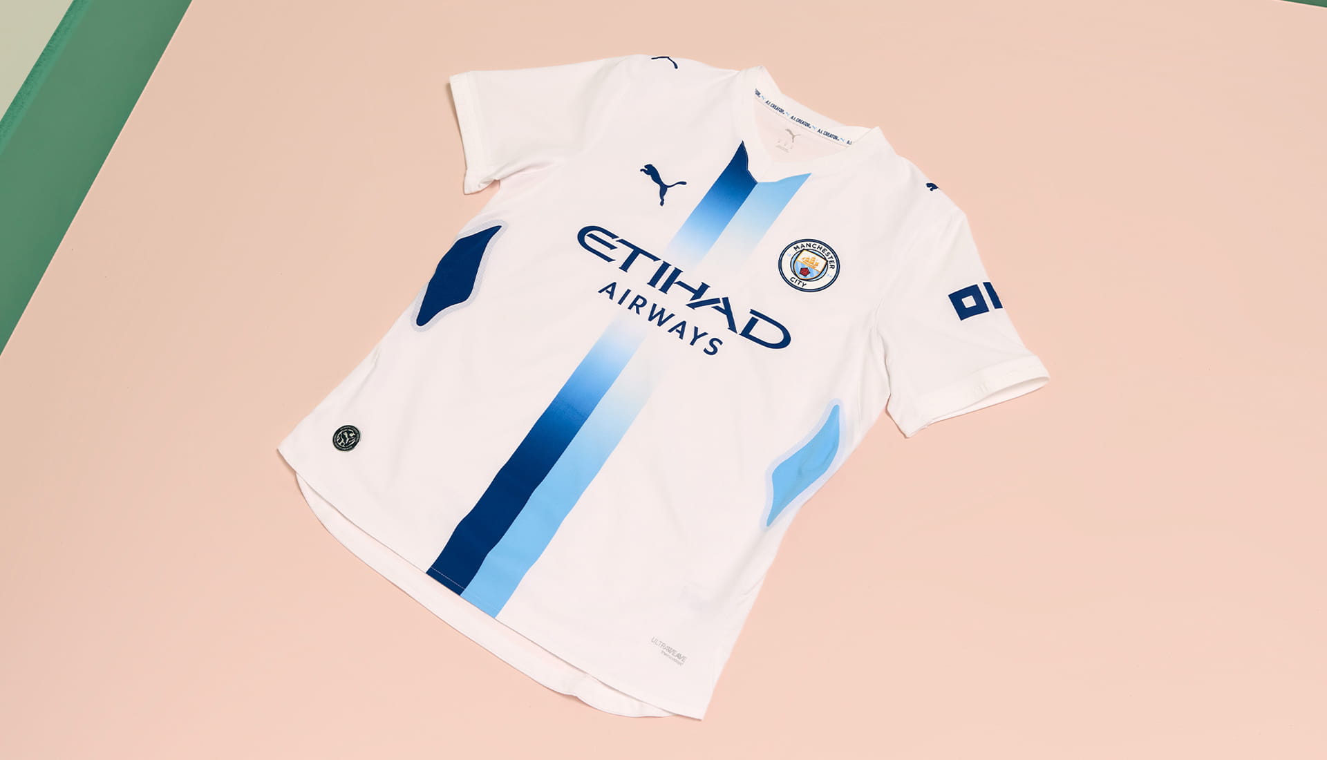 Terza maglia del Manchester City 2026-2027 disegnata con l'AI