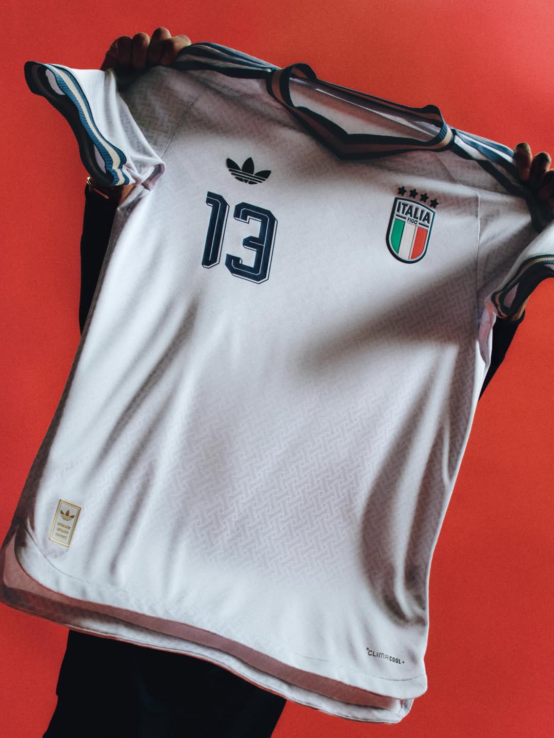 La maglia away dell'Italia 2026-2027 è ispirata alla moda!