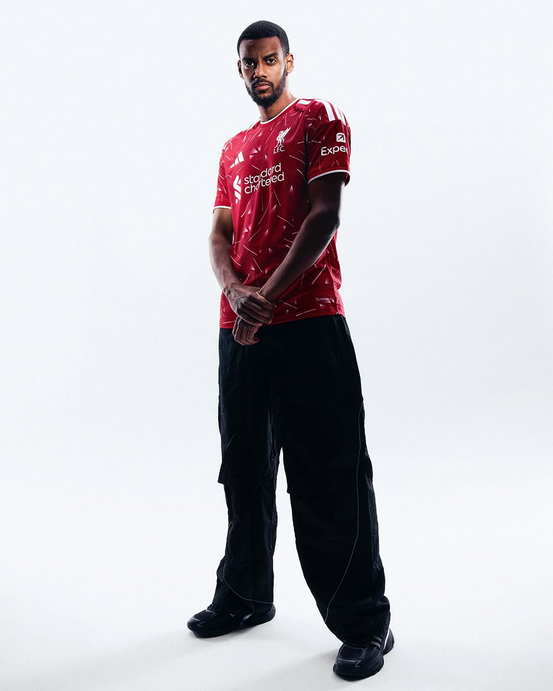 Maglia home del Liverpool 2026-2027: il motivo del 1989-1991 torna in campo